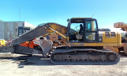 KOMATSU PC 210